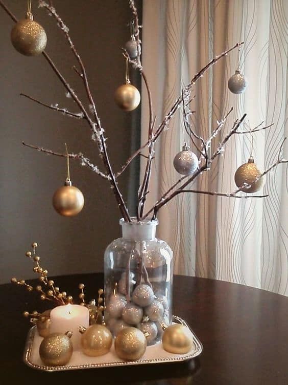 arvore-de-natal-com-galhos-secos-enfeite-de-mesa - Viajando no ApêViajando no Apê arvore-de-natal-com-galhos-secos-enfeite-de-mesa - Viajando no ApêViajando no Apê